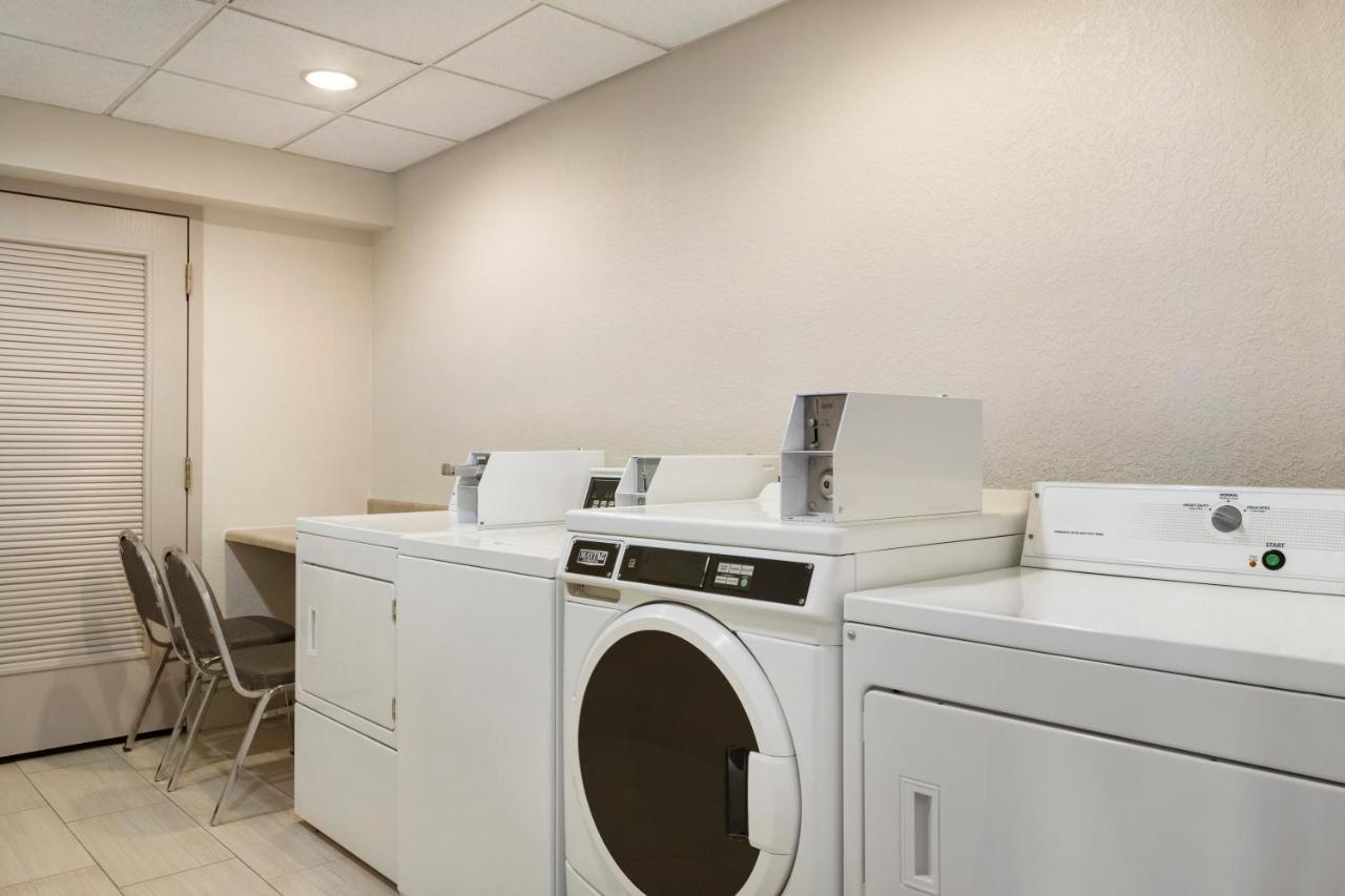 Holiday Inn Express & Suites Sarasota East By Ihg Vamo Екстериор снимка