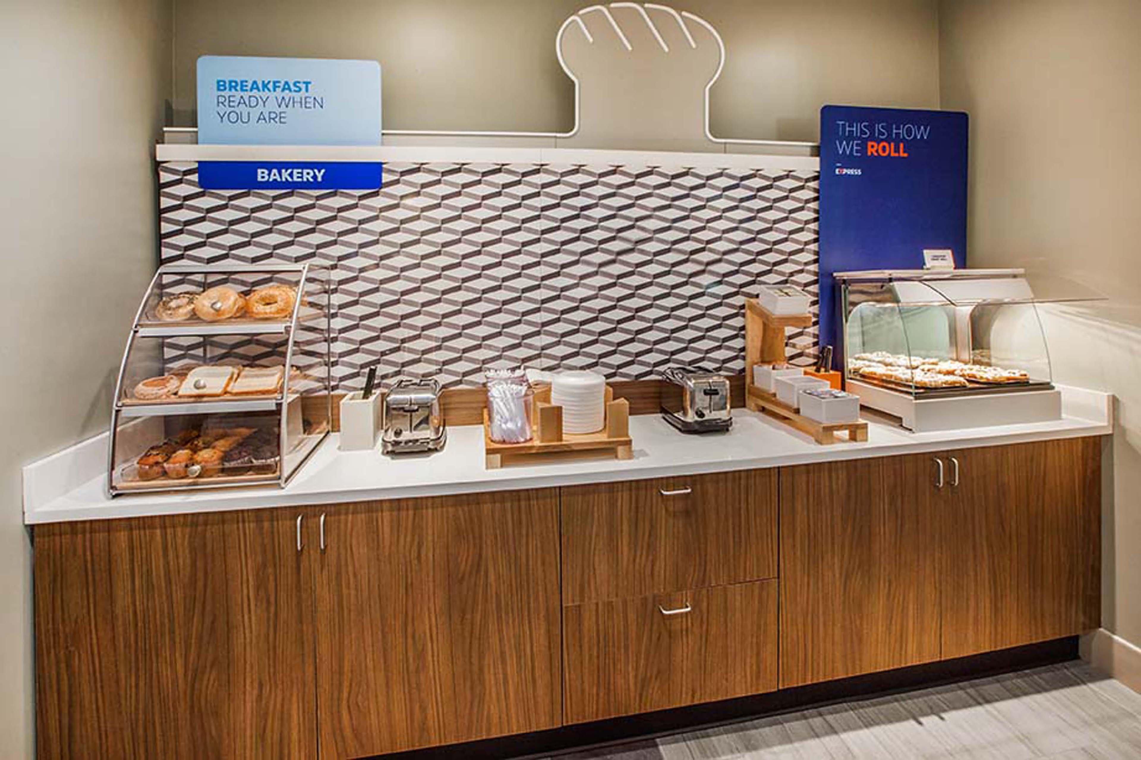 Holiday Inn Express & Suites Sarasota East By Ihg Vamo Екстериор снимка