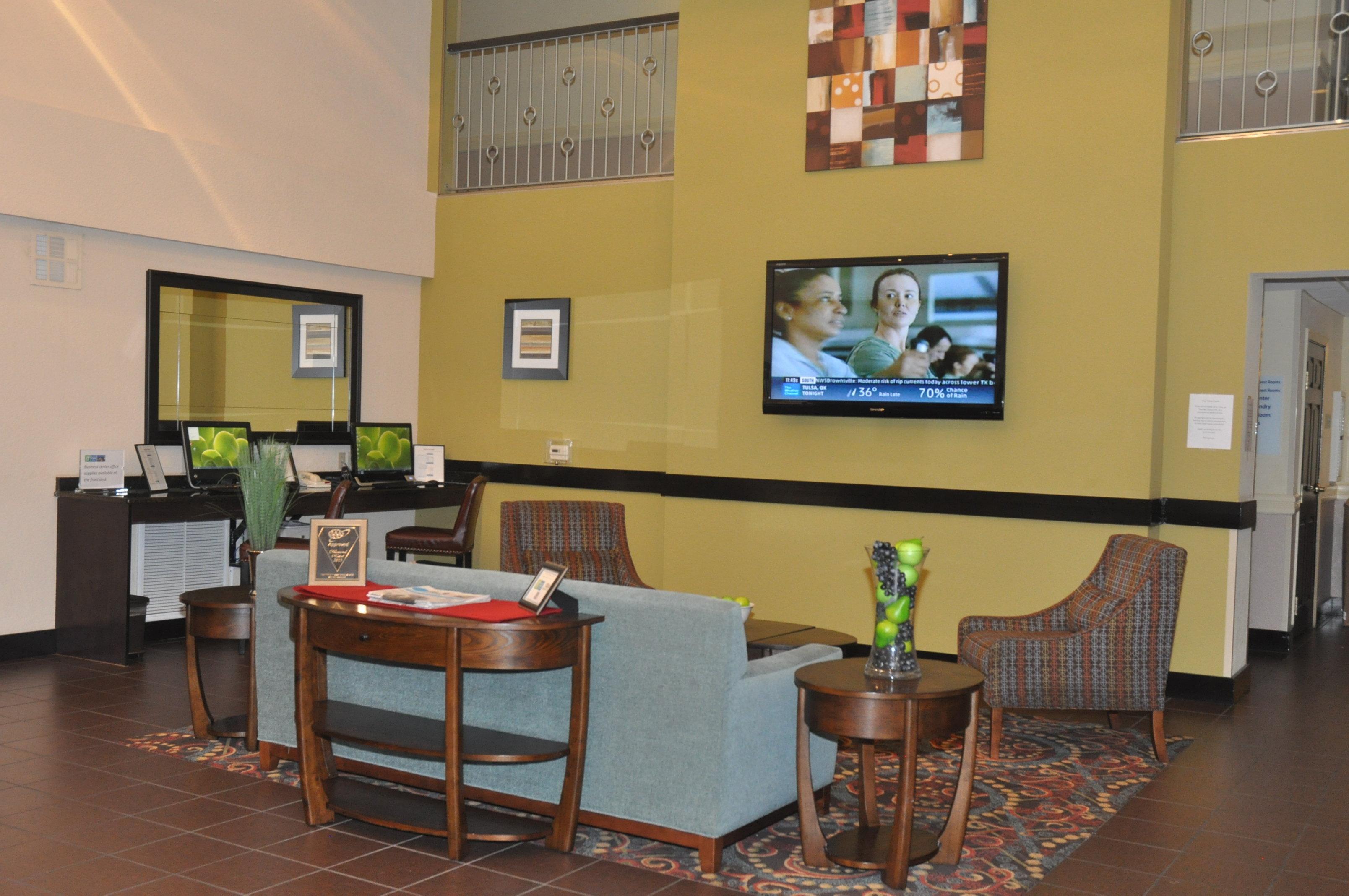 Holiday Inn Express & Suites Sarasota East, An Ihg Hotel Екстериор снимка