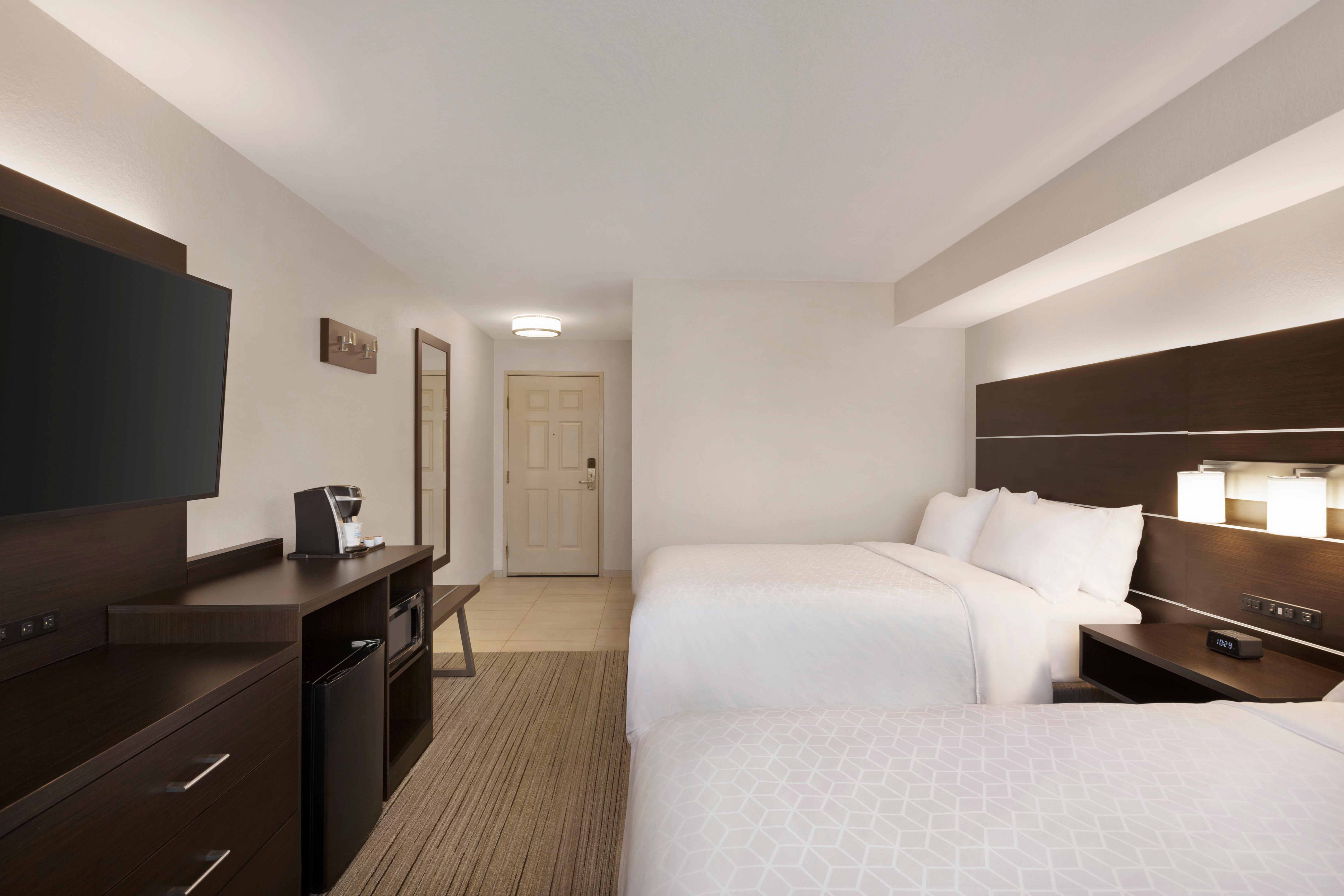 Holiday Inn Express & Suites Sarasota East, An Ihg Hotel Екстериор снимка