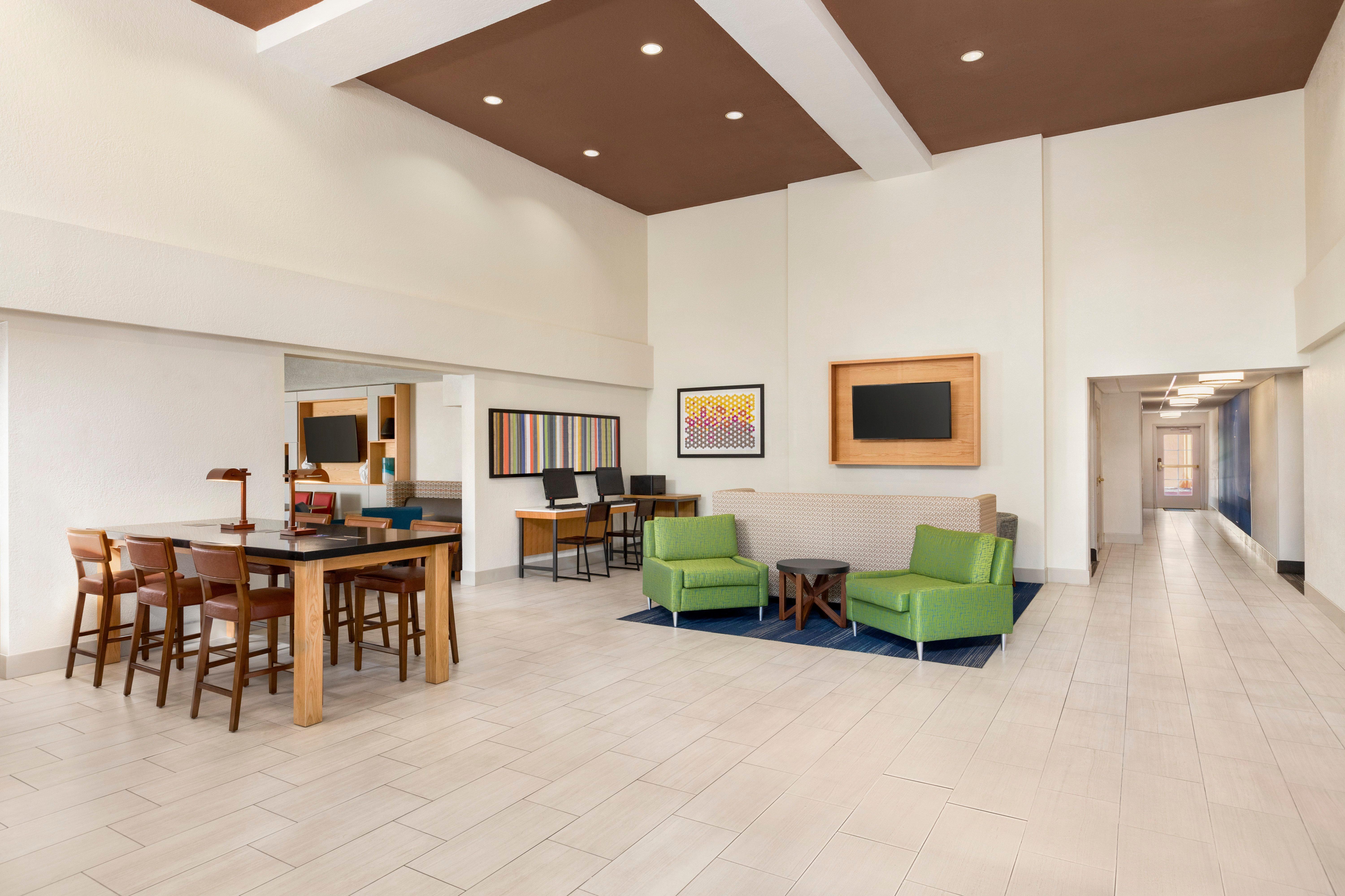 Holiday Inn Express & Suites Sarasota East By Ihg Vamo Екстериор снимка